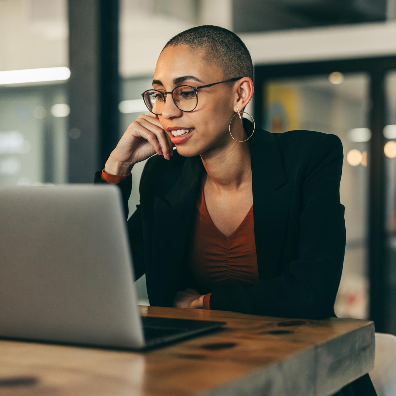 woman working on laptop